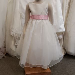NWT Lt Ivory flower girl dress w/ pink belt size 2